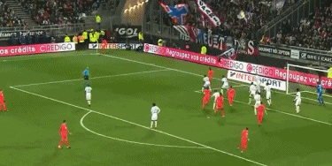 6场比赛狂砍230分！爱德华兹近6场场均命中5记三分