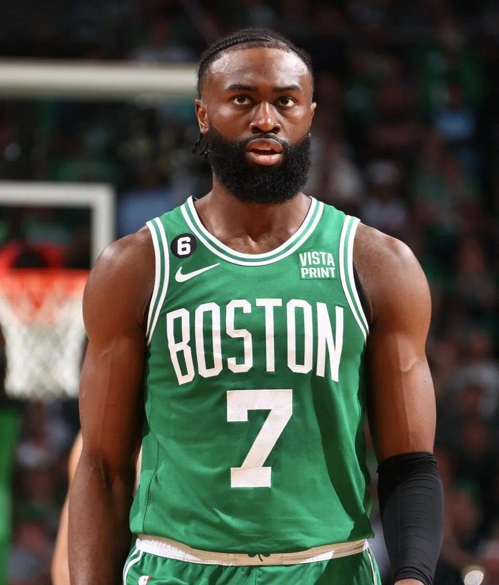 巴西女足大名单：洛蕾娜&卢安妮领衔，老将扎诺蒂回归（巴西女足公布大名单：洛蕾娜、卢安妮领衔，老将扎诺蒂归队）