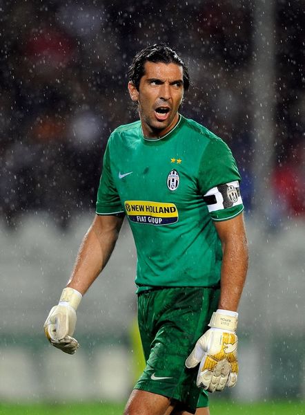 索尔斯克亚：02年欧冠半决赛我错失绝佳机会，基恩见我就提它