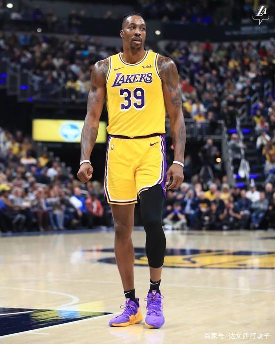 官方：巴萨18岁前锋迪亚拉接受手术，预计恢复期为五个月（巴萨官宣：18岁前锋迪亚拉已接受手术，预计康复需五个月）