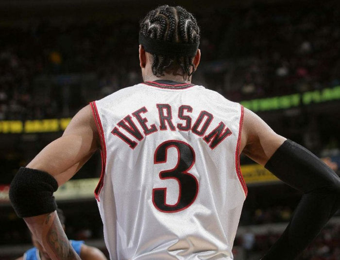 拉菲尼亚安慰弗里克？记者：输切尔西后弗里克感到精疲力竭（记者称：负于切尔西后弗里克疲惫不堪，拉菲尼亚上前安慰）