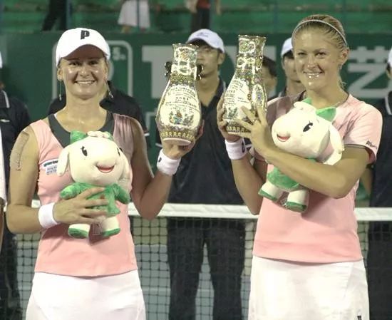 许多支持者 许多支持者